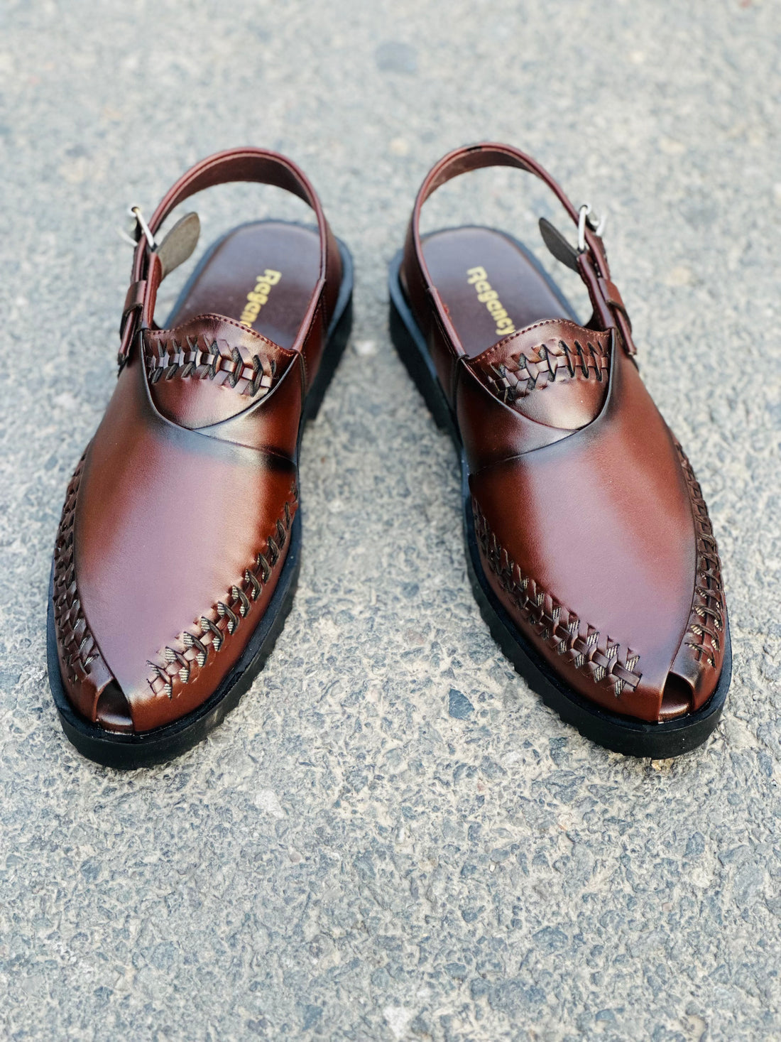 Classic Peshawari Chappal – Handcrafted Perfection with a Modern Touch
